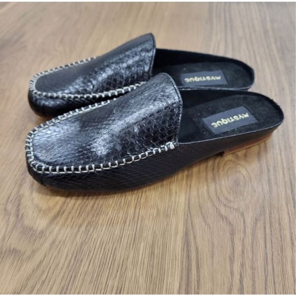 Mystique Boutique Shoes - New Mystique Black Snake Slide Loafer 9